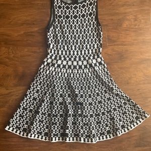 Never Worn Alice + Olivia Black White Geometric Print Dress, S/P